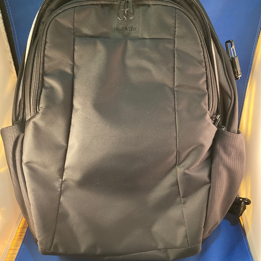 Pacsafe Metrosafe LS350 Anti-Theft 15 L Backpack - Black